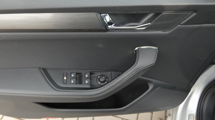 Škoda Superb 2,0 TDI DSG Style na operativní leasing