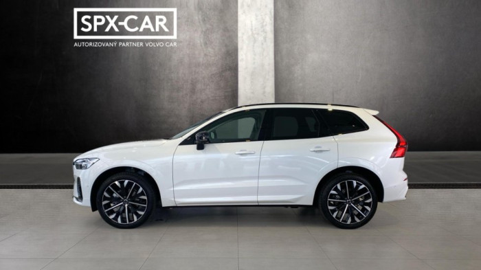 Volvo XC60 PLUS DARK, B5 AWD, 184+10 kW / 250+14 HP na operativní leasing