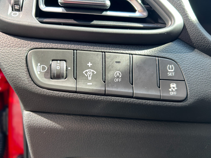 Hyundai i30 kombi 1,0 T-GDI MT GO Czech! na operativní leasing