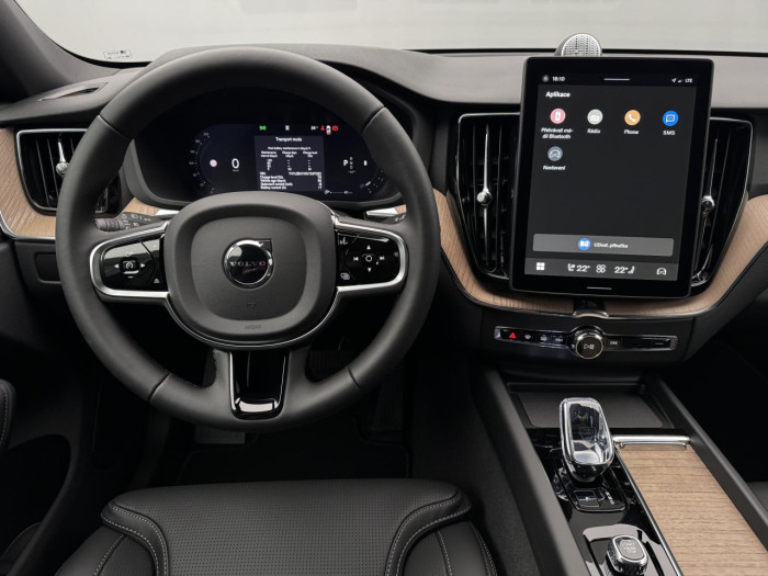 Volvo XC60 B5 AWD AUT BRIGHT PLUS na operativní leasing