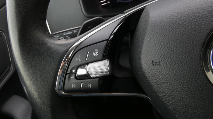 Škoda Karoq 1,5 TSI DSG Style na operativní leasing