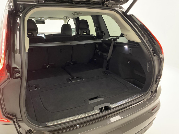 Volvo XC90 T8 AWD RECHARGE DARK PLUS 7m na operativní leasing