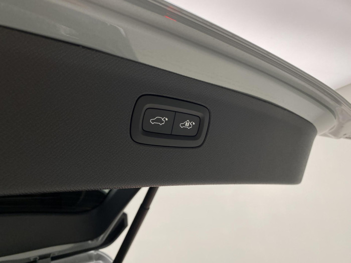 Volvo XC90 T8 AWD Plug-in BRIGHT ULTRA na operativní leasing
