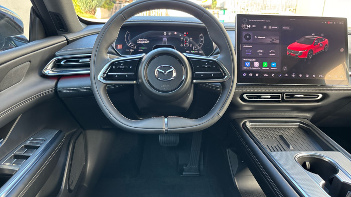 Mazda 6e 68.8 kWh Takumi Soul Red Crystal na operativní leasing