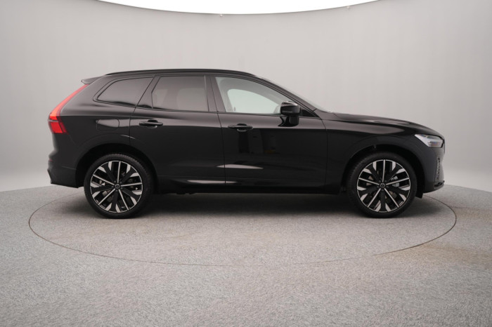 Volvo XC60 B5 AWD AUT DARK PLUS na operativní leasing