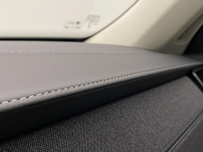 Volvo XC90 T8 AWD Plug-in DARK ULTRA na operativní leasing