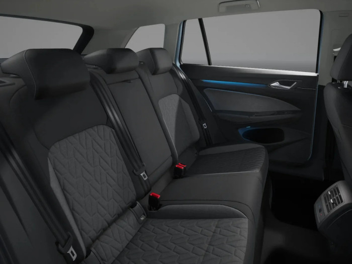 Volkswagen Golf Variant People 1.5 TSI 110 kW Benzín Manuální převodovka na operativní leasing