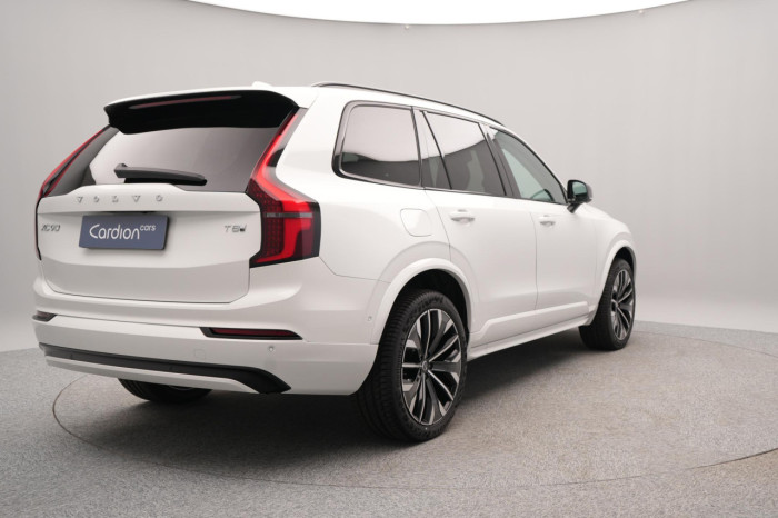 Volvo XC90 T8 AWD Plug-in ULTRA DARK 7m na operativní leasing