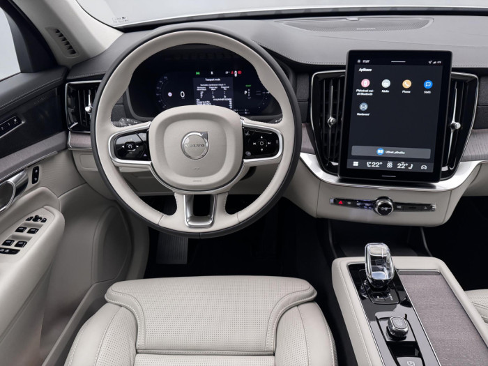 Volvo XC90 T8 AWD RECHARGE BRIGHT PLUS 7m na operativní leasing
