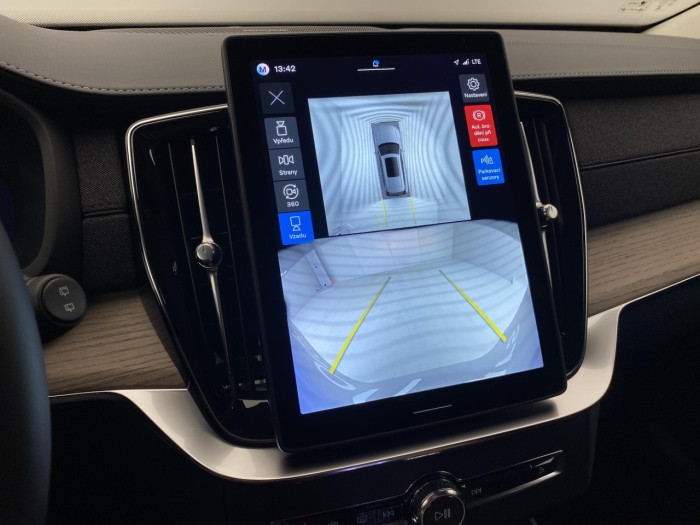 Volvo XC90 T8 AWD RECHARGE BRIGHT PLUS 7m na operativní leasing