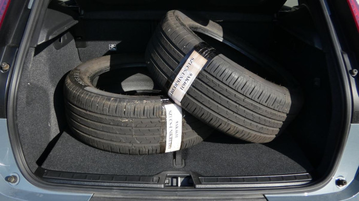 Volvo XC40 T2 FWD Momentum Core na operativní leasing