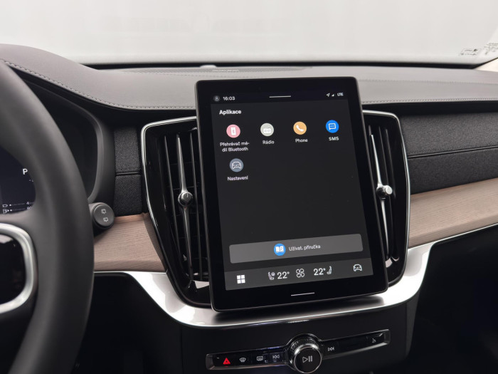 Volvo XC90 T8 AWD Plug-in BRIGHT PLUS 7m na operativní leasing