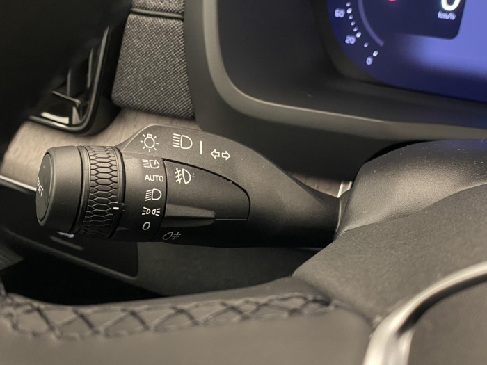 Volvo XC90 B5 AWD AUT DARK PLUS na operativní leasing
