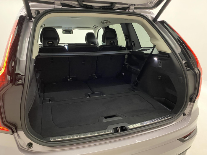 Volvo XC90 T8 AWD RECHARGE DARK PLUS 7m na operativní leasing