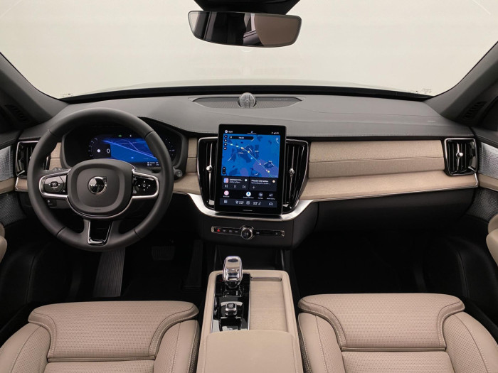 Volvo XC90 T8 AWD Plug-in BRIGHT PLUS 7m na operativní leasing