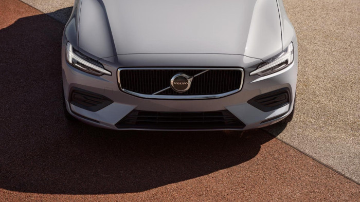 Volvo V60 B4 AUT CORE na operativní leasing