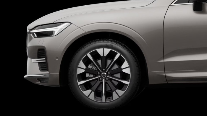 Volvo XC60 ULTRA BRIGHT, B5 AWD, 184+10 kW / 250+14 HP na operativní leasing