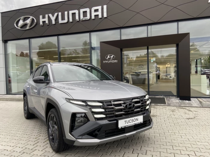 25 1,6 TGDI MT 20 YEARS LUXURY na operativní leasing