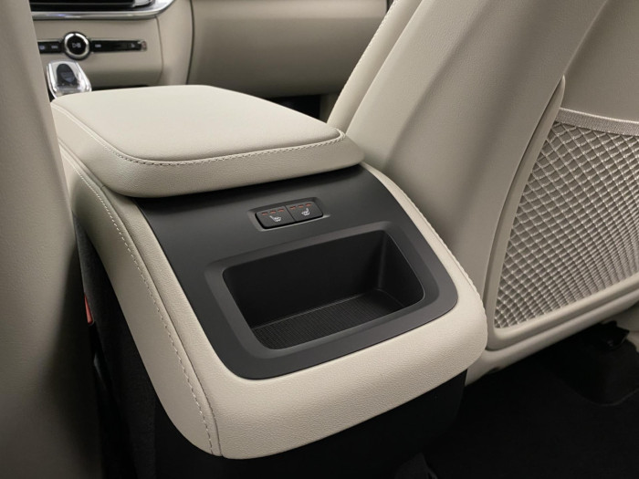 Volvo XC90 B5 AWD AUT BRIGHT PLUS 7míst na operativní leasing