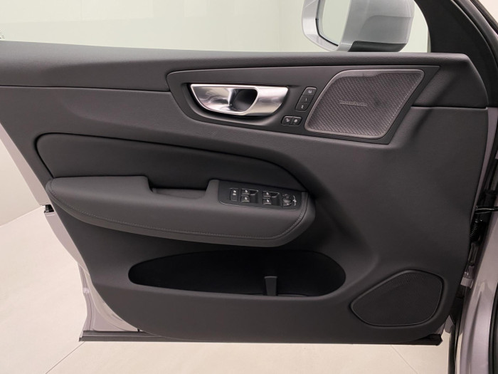Volvo XC60 T6 AWD AUT BRIGHT PLUS na operativní leasing