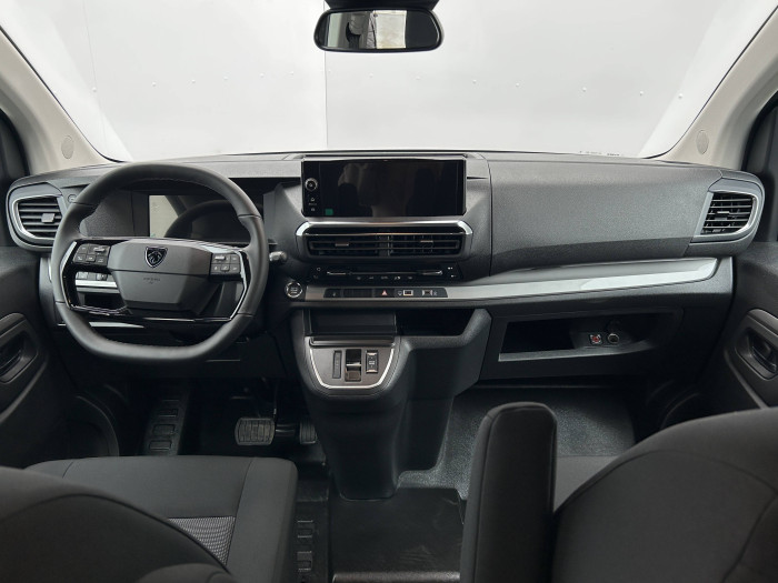 Peugeot Traveller ActiveStandard 2.0 BlueHDi S&S EAT8 / 130kW na operativní leasing