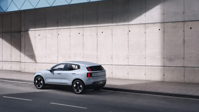 Volvo EX30 PURE ELECTRIC SINGLE CORE na operativní leasing