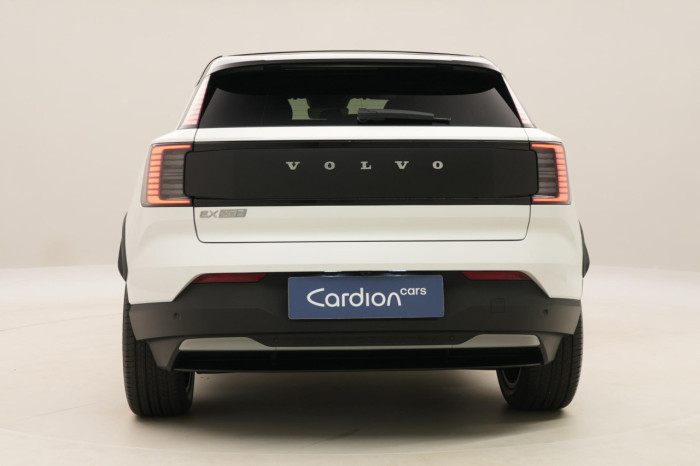 Volvo EX30 CROSS COUNTRY P5 LONG R. PLUS na operativní leasing