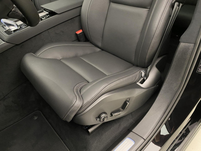 Volvo XC90 T8 AWD Plug-in DARK ULTRA na operativní leasing