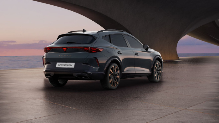 Cupra Formentor 2.0 TSI 204k DSG 4WD na operativní leasing