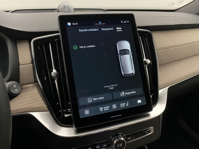 Volvo XC90 T8 AWD Plug-in DARK PLUS 7m na operativní leasing