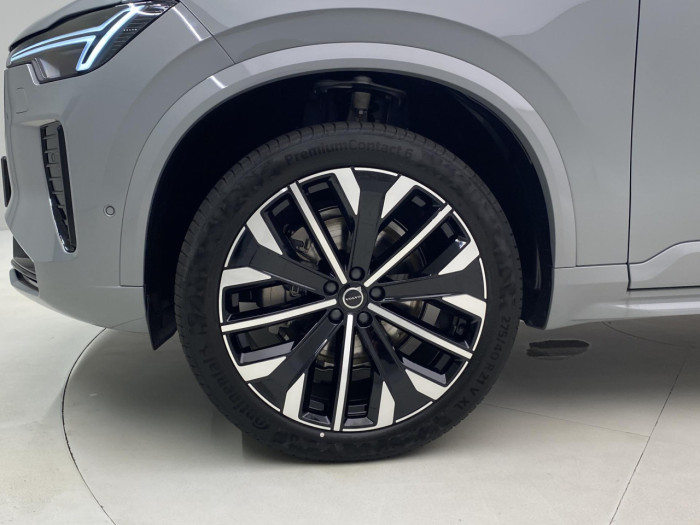 Volvo XC90 B5 AWD AUT DARK PLUS 7míst na operativní leasing