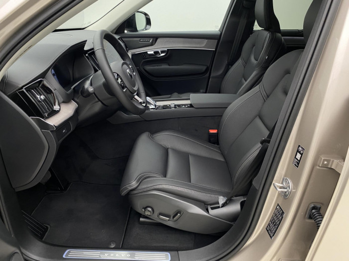 Volvo XC90 B5 AWD AUT DARK PLUS 7míst na operativní leasing