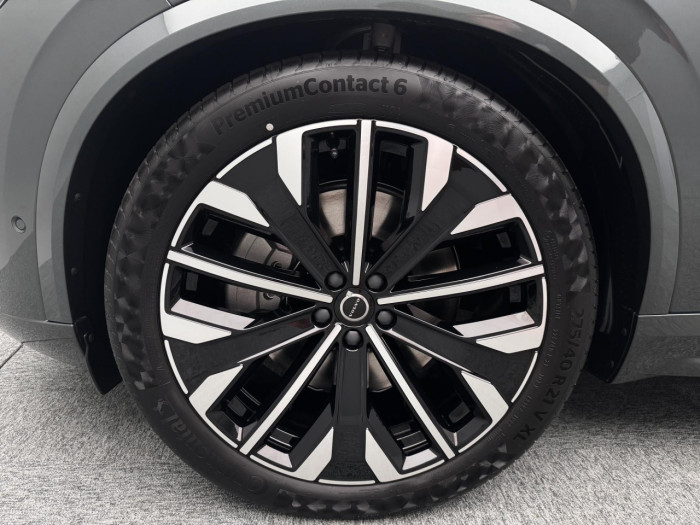 Volvo XC90 T8 AWD Plug-in DARK PLUS 7m na operativní leasing