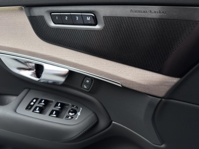 Volvo XC90 B5 AWD AUT BRIGHT PLUS 7-míst na operativní leasing