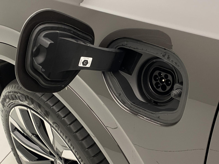 Volvo XC90 T8 AWD RECHARGE DARK PLUS 7m na operativní leasing