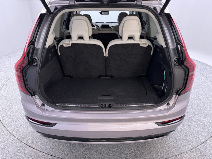 Volvo XC90 B5 AWD AUT DARK PLUS 7-míst na operativní leasing