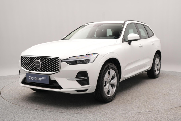 Volvo XC60 B5 AWD AUT ESSENTIAL na operativní leasing