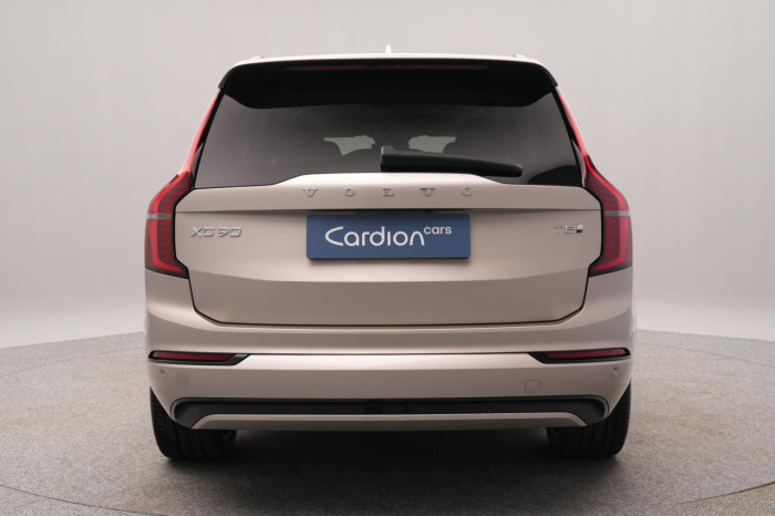 Volvo XC90 T8 AWD Plug-in ULTRA DARK 7m na operativní leasing