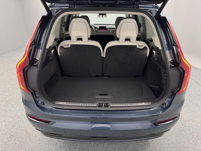Volvo XC90 B5 AWD AUT DARK PLUS 7míst na operativní leasing