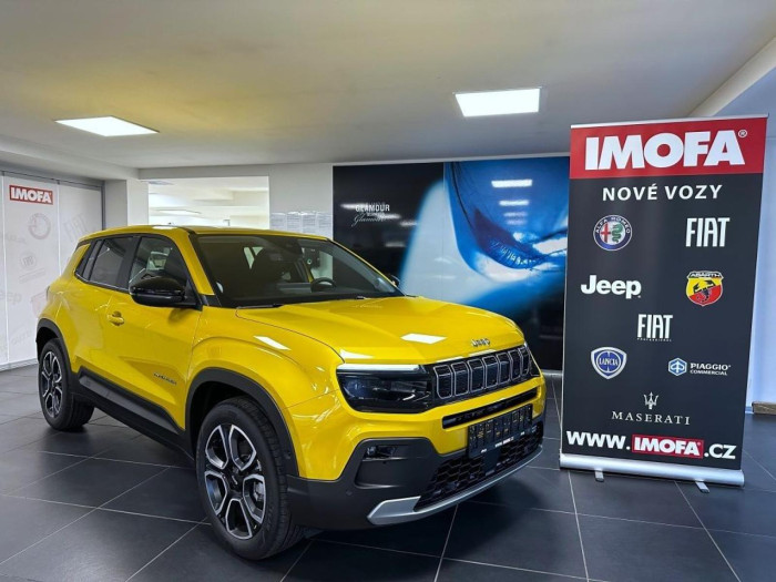 Jeep Avenger Electric Altitude 54 kWh 156k *074* na operativní leasing