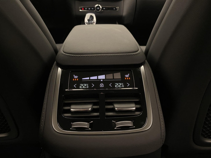 Volvo XC90 T8 AWD RECHARGE BRIGHT PLUS 7m na operativní leasing