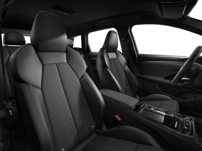 Audi Q6 SUV e-tron quattro 100kWh  / 315kW na operativní leasing