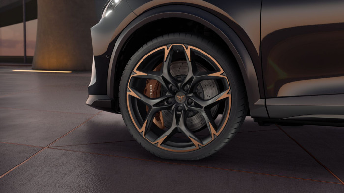 Cupra Formentor VZ5 2.5 TSI 390k DSG 4WD na operativní leasing