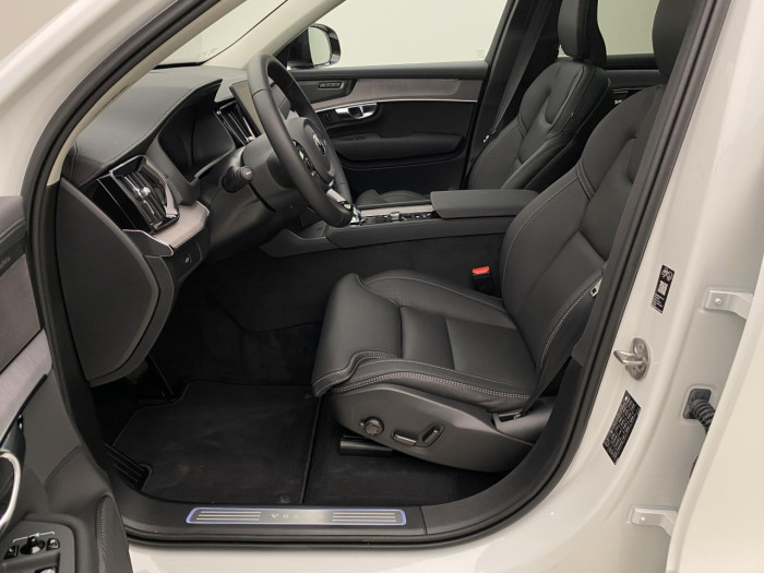 Volvo XC90 B5 AWD AUT DARK PLUS 7míst na operativní leasing