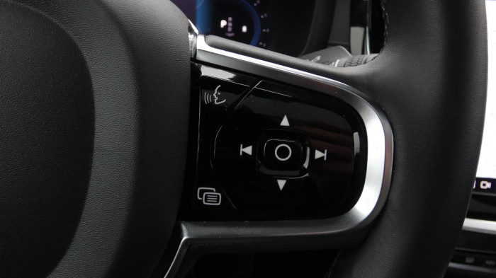 Volvo S60 B5 AWD Ultimate Dark na operativní leasing