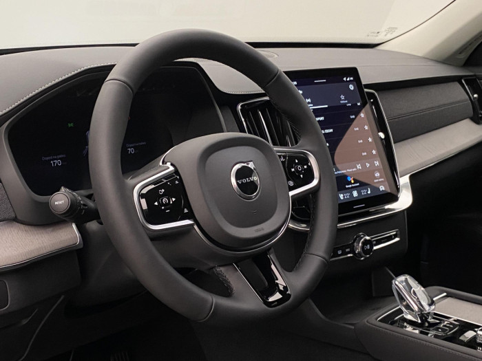 Volvo XC90 T8 AWD RECHARGE DARK PLUS 7m na operativní leasing