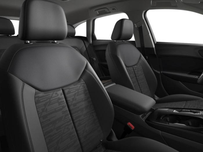 Audi A5 Avant e-hybrid quattro 220 kW na operativní leasing