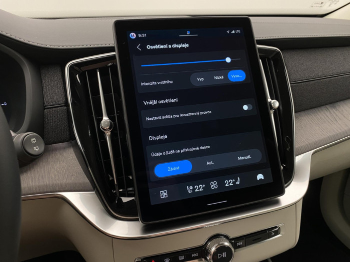 Volvo XC90 T8 AWD Plug-in BRIGHT PLUS 7m na operativní leasing