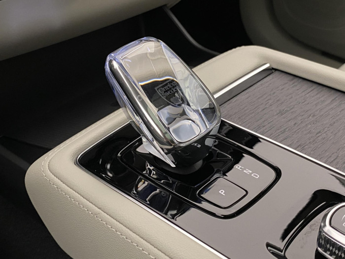 Volvo XC90 T8 AWD Plug-in DARK ULTRA na operativní leasing
