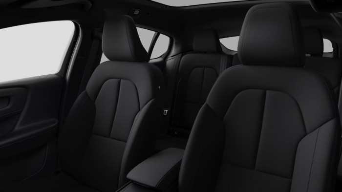 Volvo EC40 PURE ELECTRIC BLACK EDITION Edition na operativní leasing